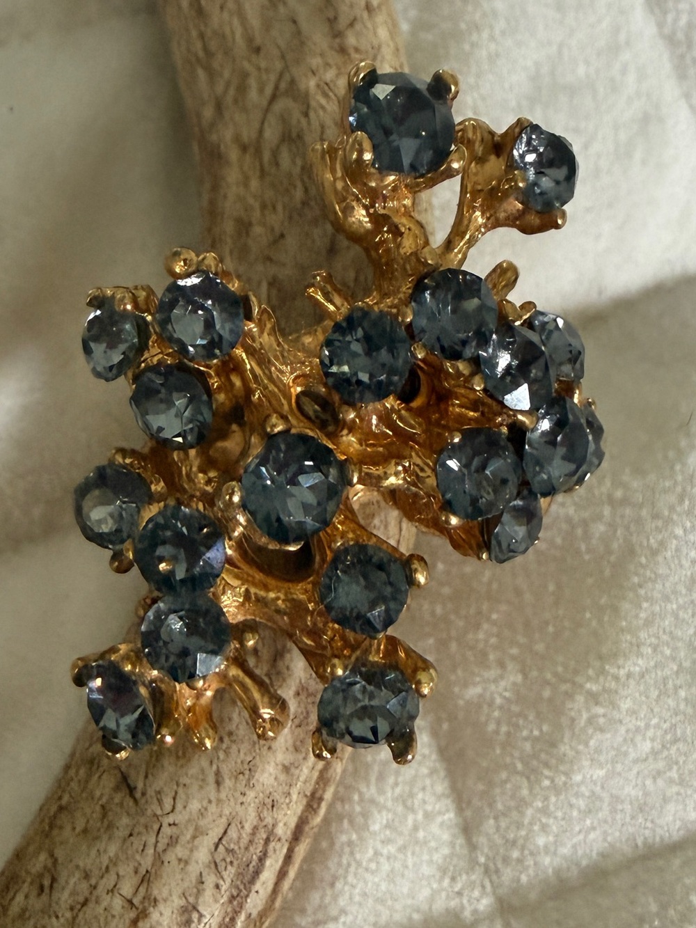 Alexander McQueen Crystal Cocktail Ring - Picture 3 of 10